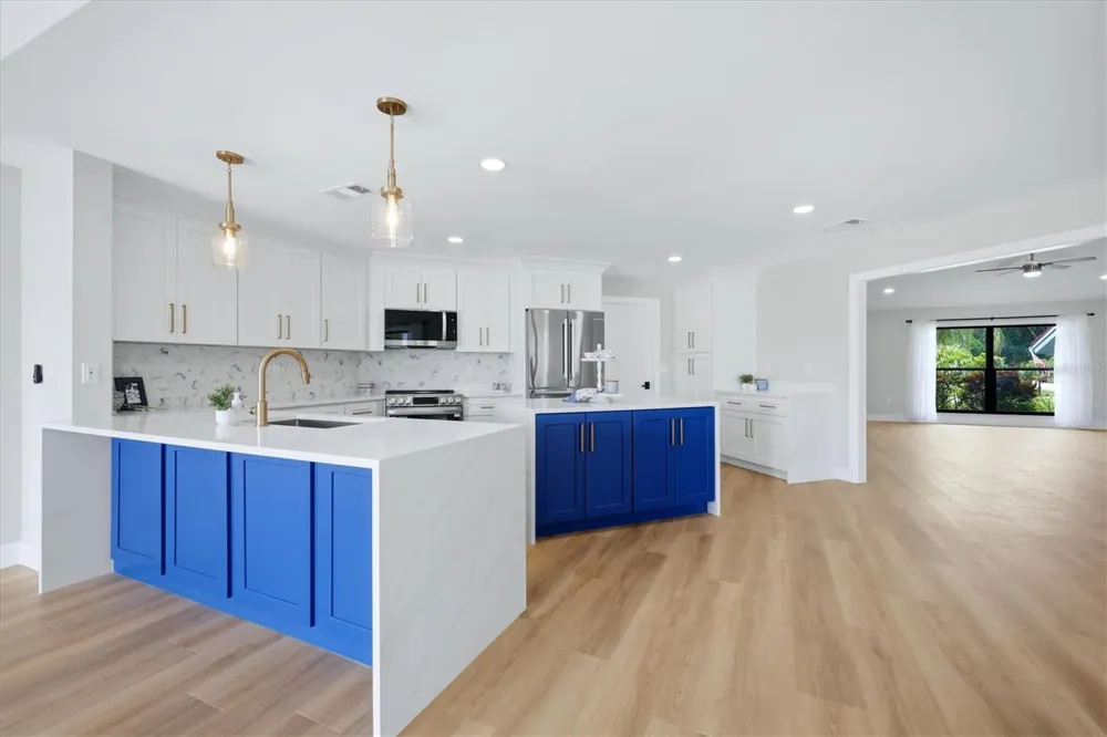 8822 MISTY CREEK DRIVE Sarasota, FL 34241