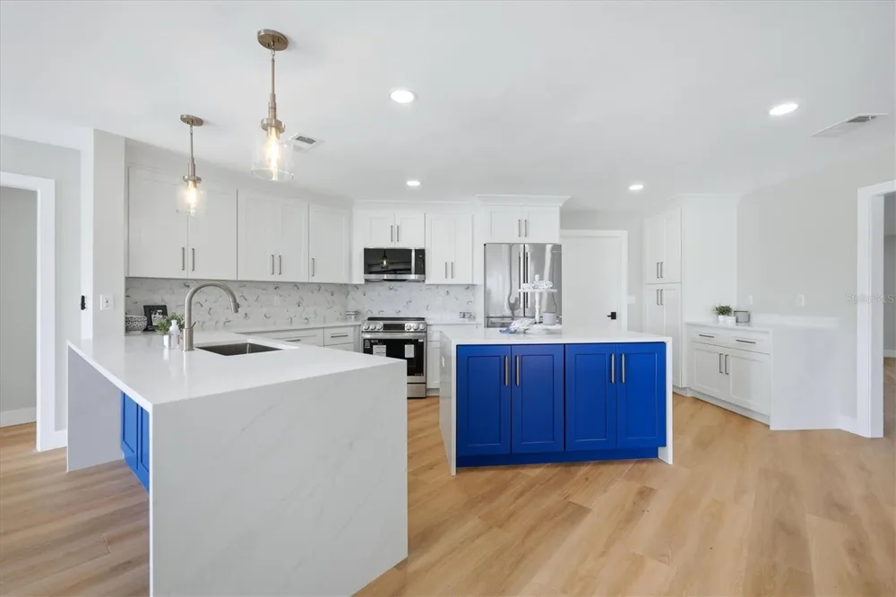 8822 MISTY CREEK DRIVE Sarasota, FL 34241