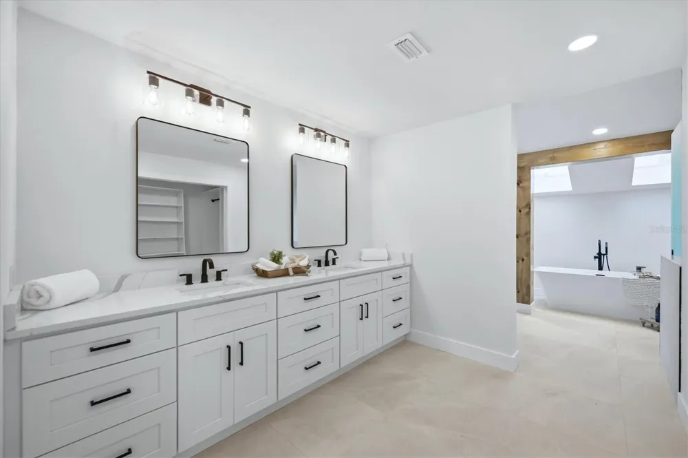 8822 MISTY CREEK DRIVE Sarasota, FL 34241