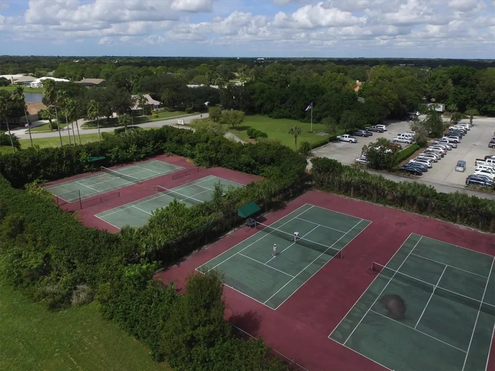 8822 MISTY CREEK DRIVE Sarasota, FL 34241