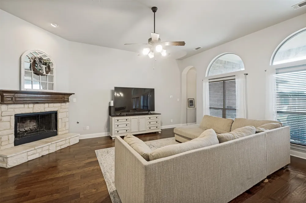 7239 Cana Grand Prairie, TX 75054