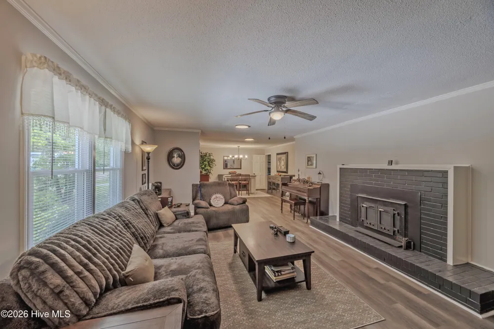 614 Forest Lane Wallace, NC 28466