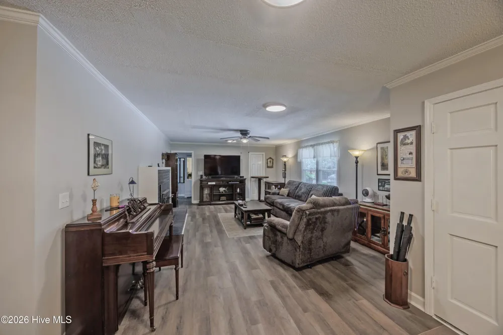 614 Forest Lane Wallace, NC 28466