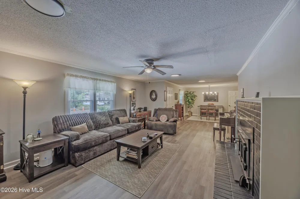 614 Forest Lane Wallace, NC 28466
