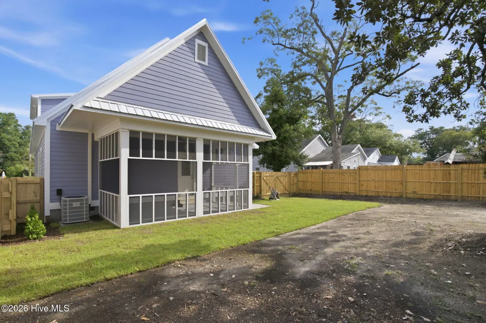 512 Queen Street Wilmington, NC 28401