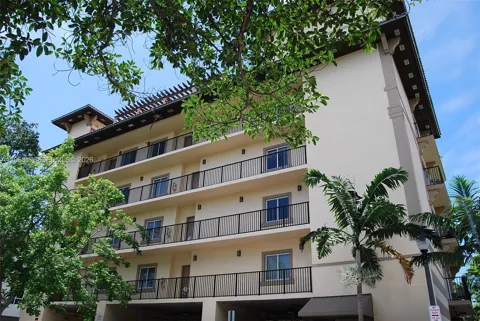 909 SW 15 AV #4
