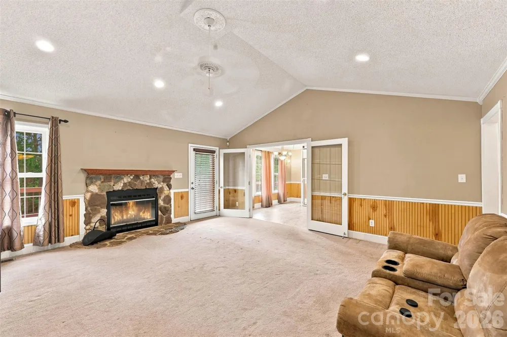 199 Bethlehem Manufacturing Lane Hickory, NC 28601