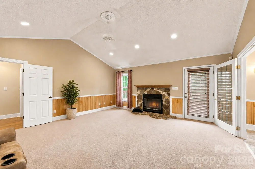 199 Bethlehem Manufacturing Lane Hickory, NC 28601