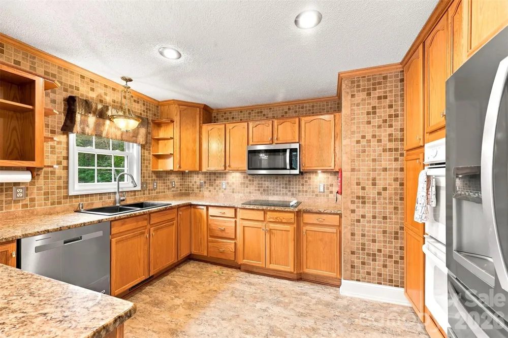199 Bethlehem Manufacturing Lane Hickory, NC 28601