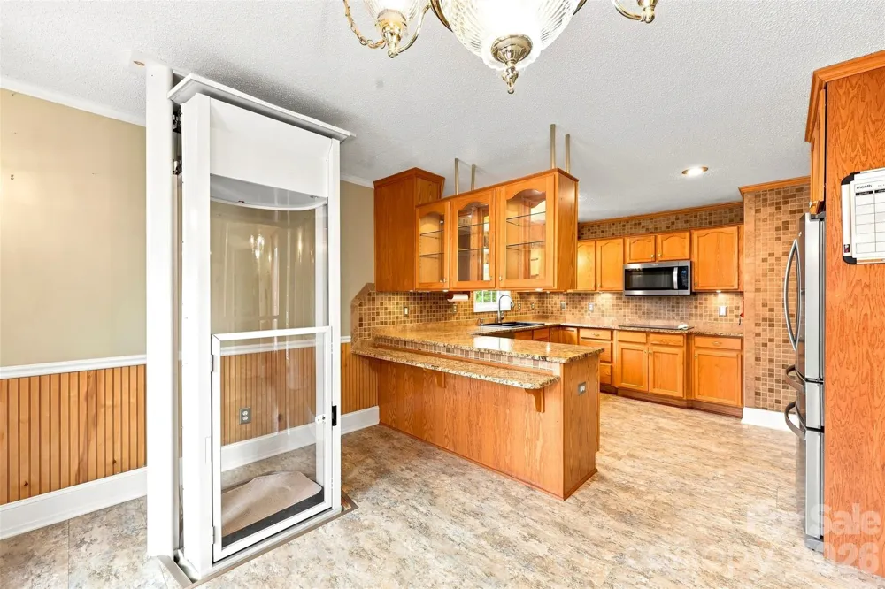199 Bethlehem Manufacturing Lane Hickory, NC 28601