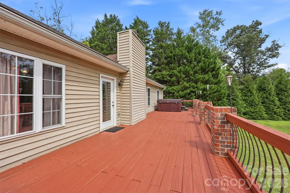 199 Bethlehem Manufacturing Lane Hickory, NC 28601