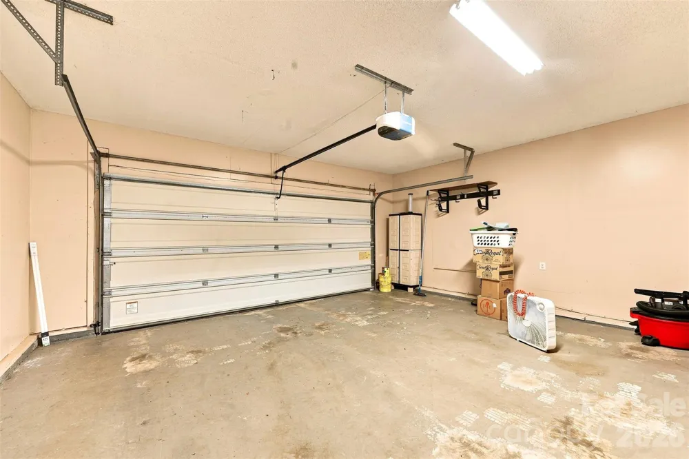 199 Bethlehem Manufacturing Lane Hickory, NC 28601
