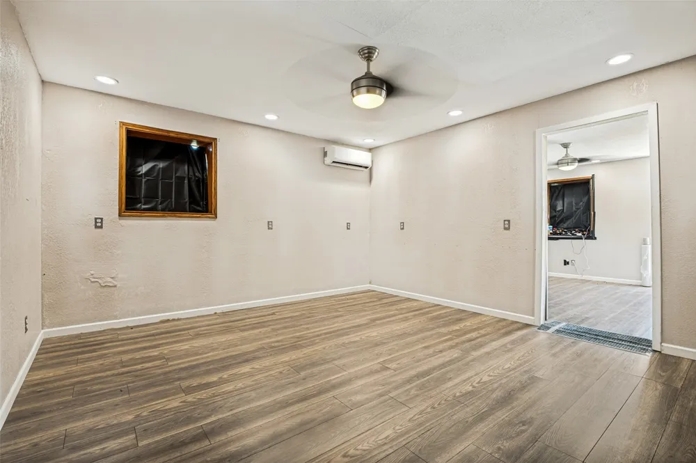 2806 Cinnamon Springs Road Glenn Heights, TX 75154