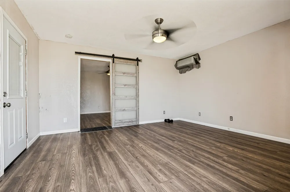 2806 Cinnamon Springs Road Glenn Heights, TX 75154