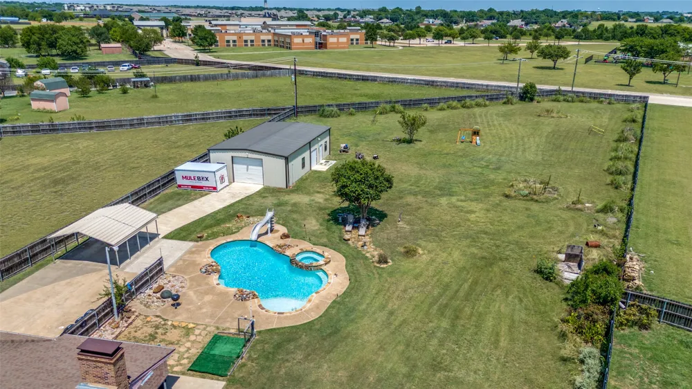 2806 Cinnamon Springs Road Glenn Heights, TX 75154