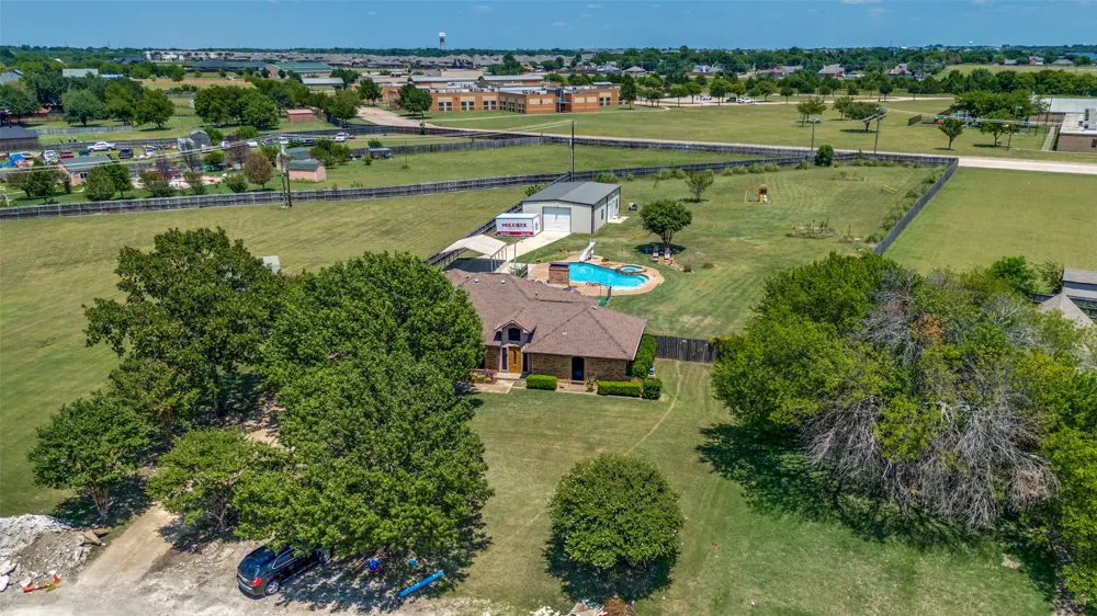 2806 Cinnamon Springs Road Glenn Heights, TX 75154