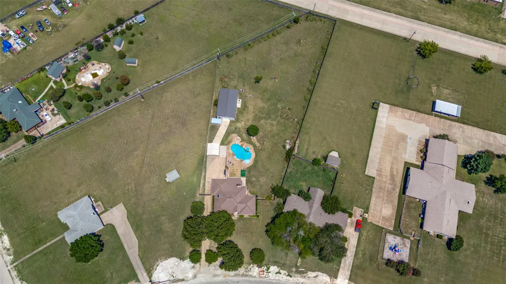 2806 Cinnamon Springs Road Glenn Heights, TX 75154