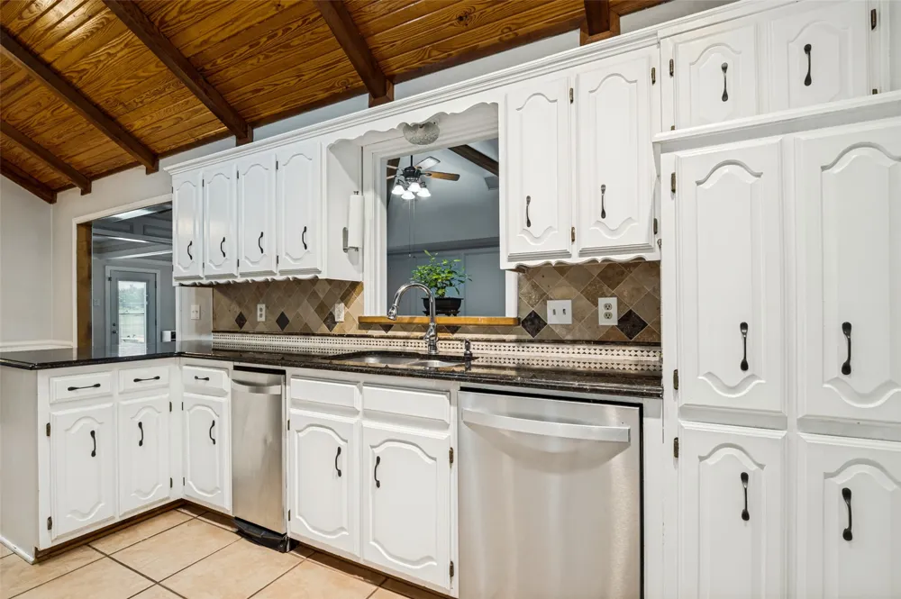 2806 Cinnamon Springs Road Glenn Heights, TX 75154