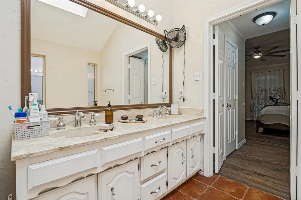 2806 Cinnamon Springs Road Glenn Heights, TX 75154