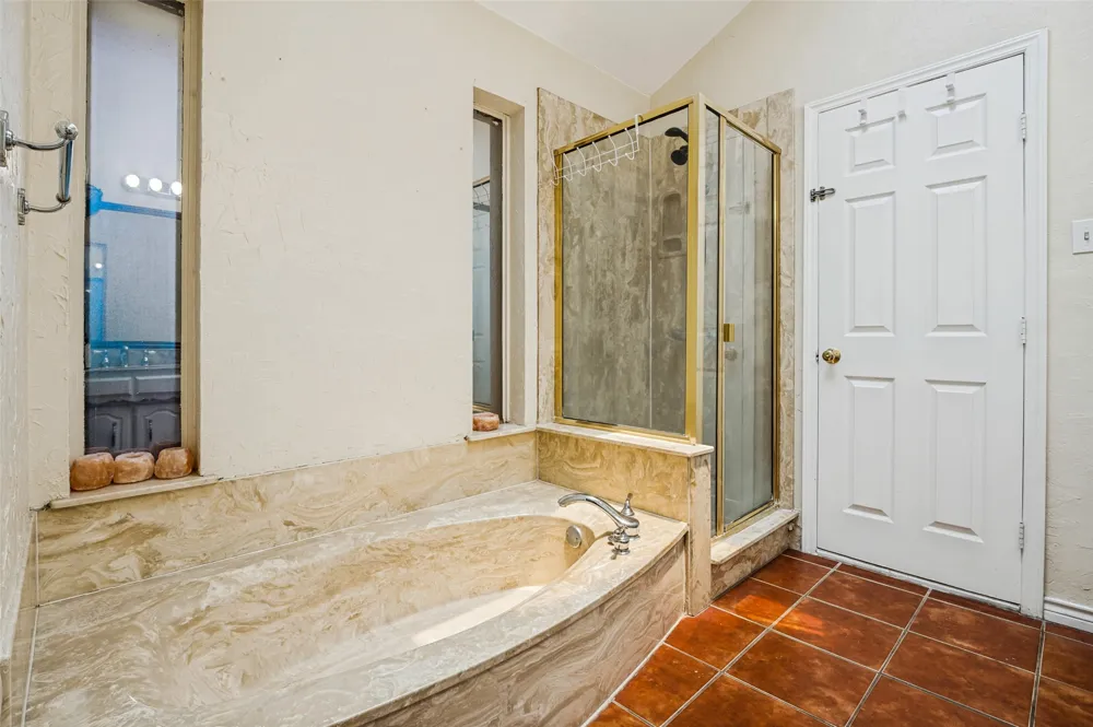 2806 Cinnamon Springs Road Glenn Heights, TX 75154