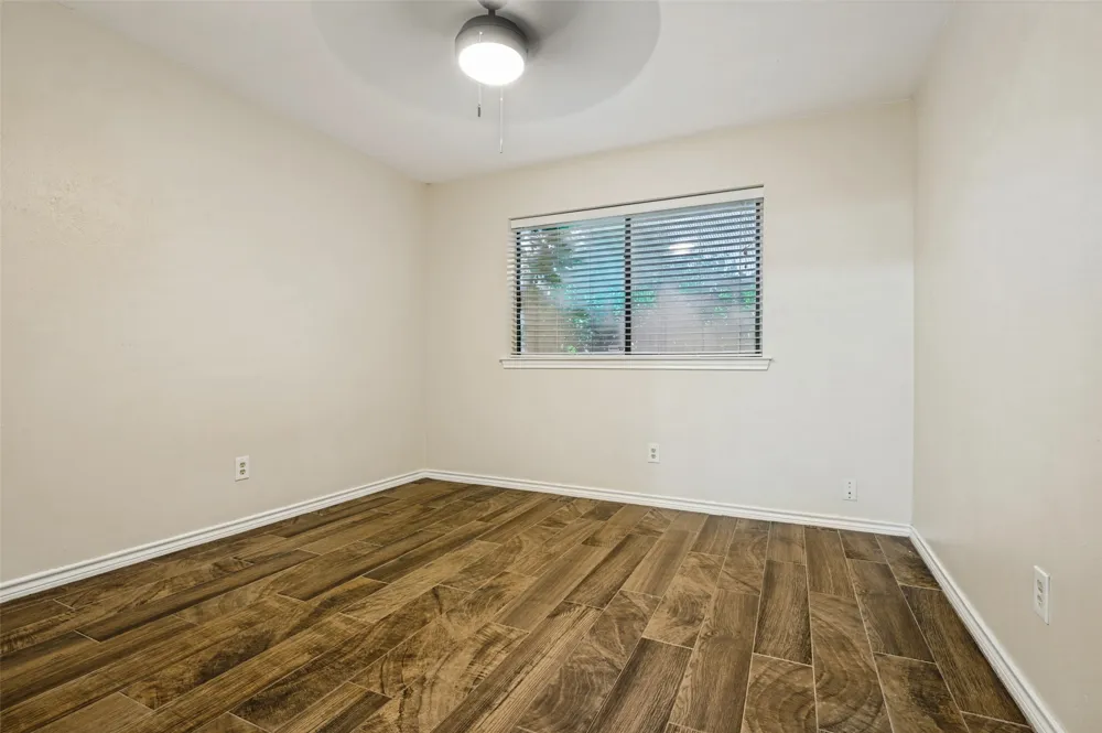 2806 Cinnamon Springs Road Glenn Heights, TX 75154
