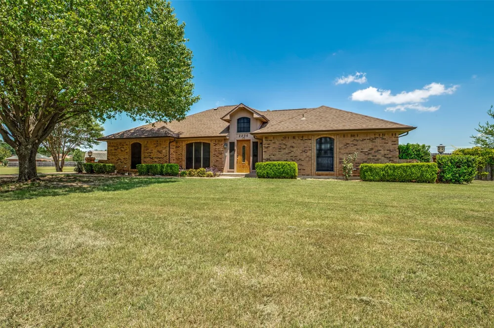 2806 Cinnamon Springs Road Glenn Heights, TX 75154