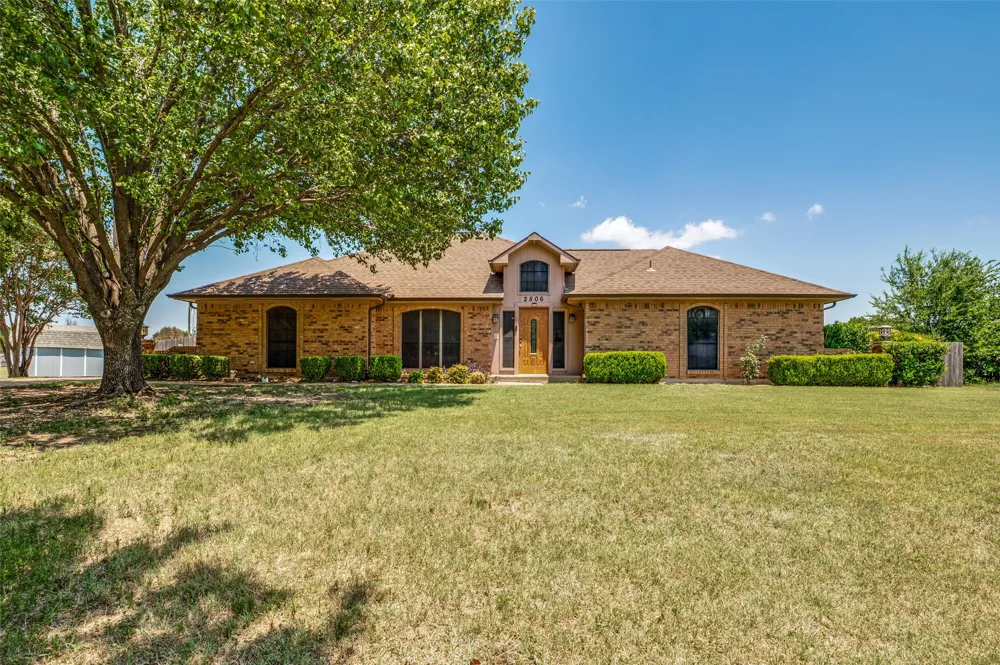 2806 Cinnamon Springs Road Glenn Heights, TX 75154