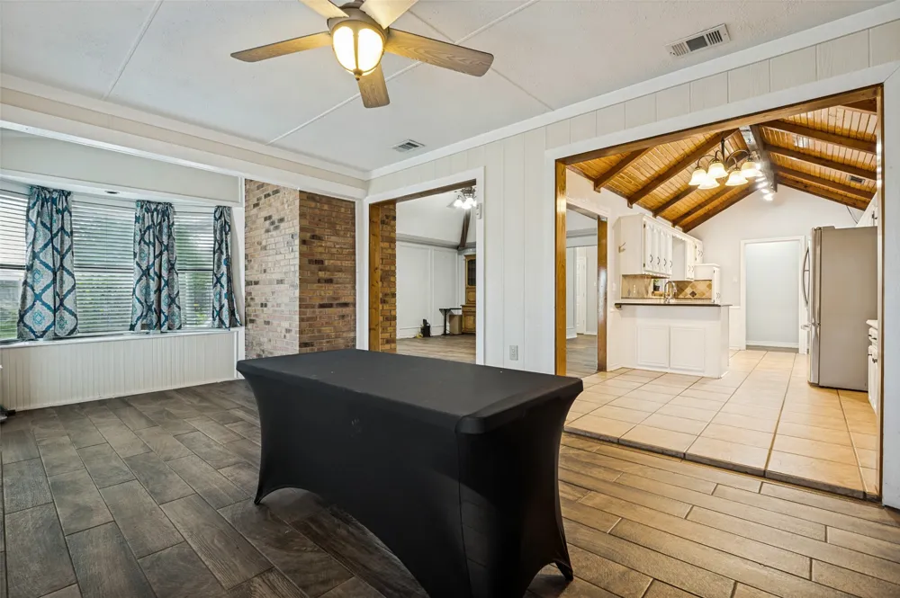 2806 Cinnamon Springs Road Glenn Heights, TX 75154