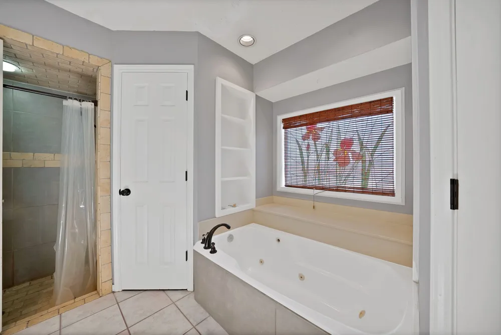 105 Arthur Drive Kennedale, TX 76060