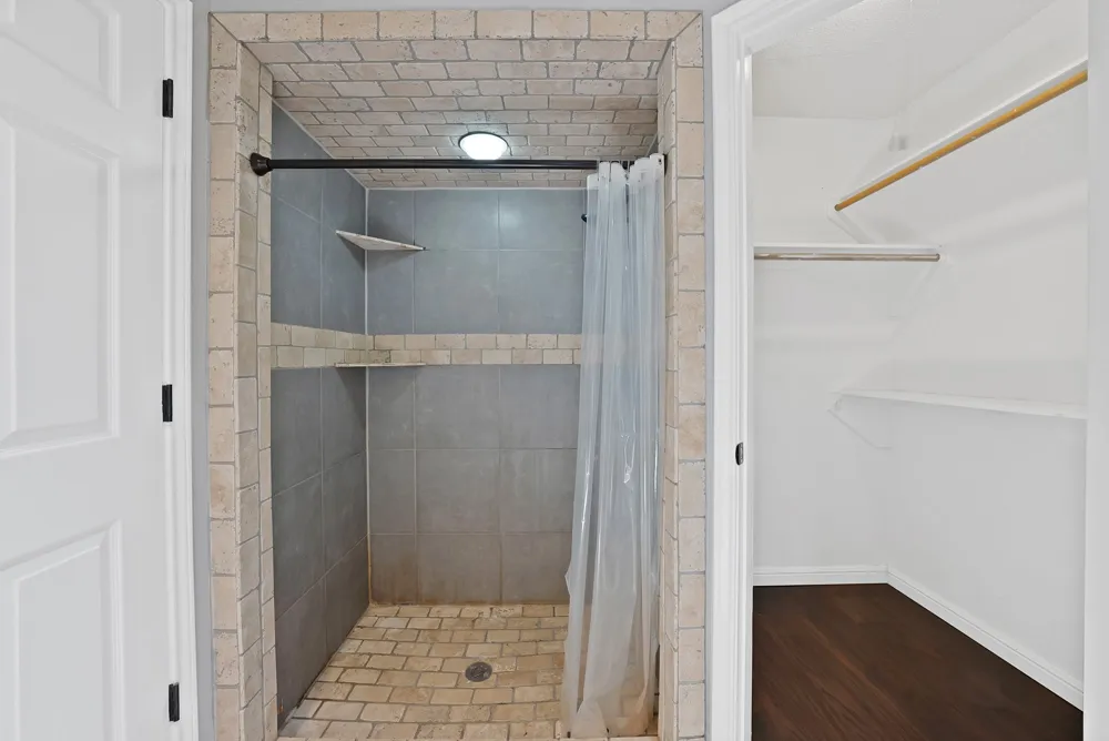 105 Arthur Drive Kennedale, TX 76060