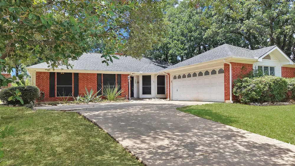 105 Arthur Drive Kennedale, TX 76060