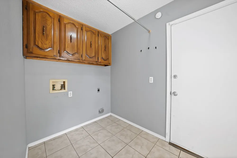 105 Arthur Drive Kennedale, TX 76060