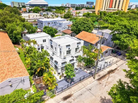 128 NW 9th Ave #4