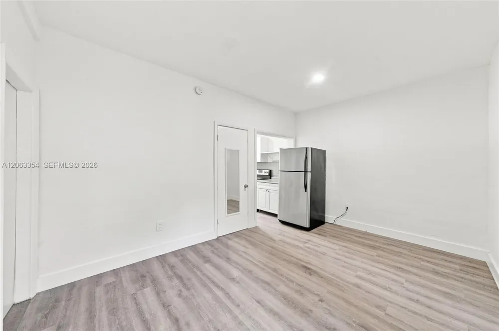 128 NW 9th Ave #4 Miami, FL 33128