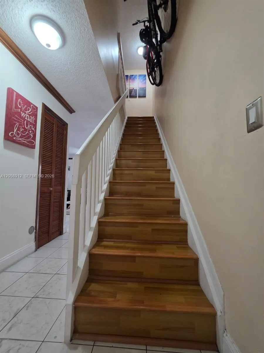 8085 NW 8th St #6 Miami, FL 33126