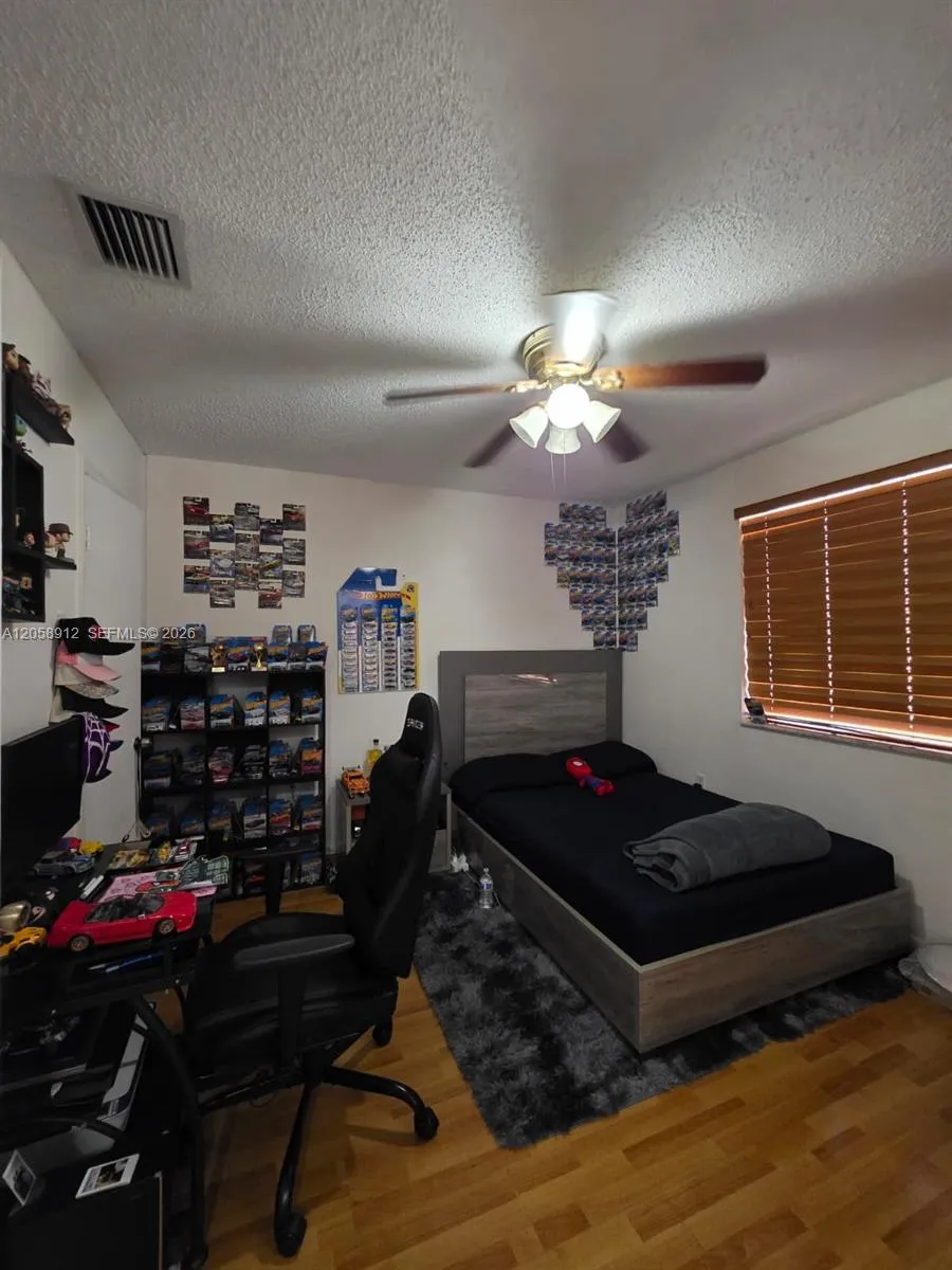 8085 NW 8th St #6 Miami, FL 33126