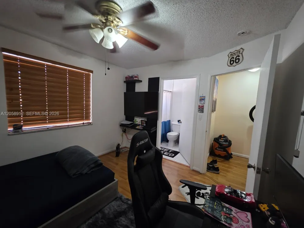 8085 NW 8th St #6 Miami, FL 33126