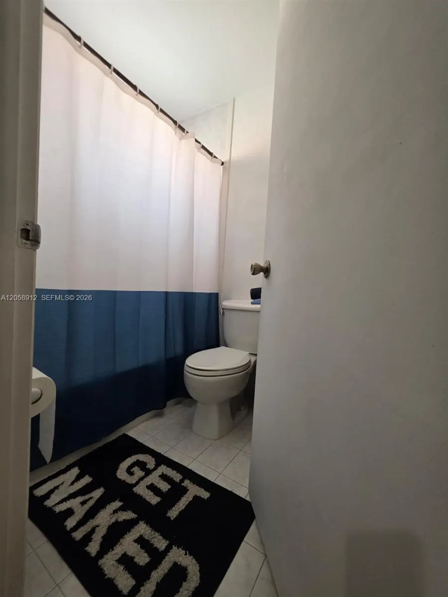 8085 NW 8th St #6 Miami, FL 33126