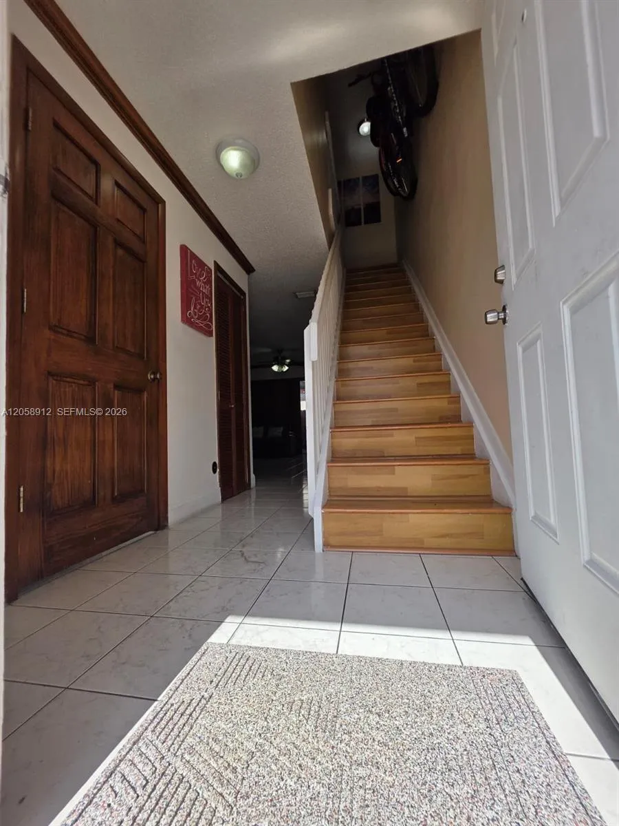8085 NW 8th St #6 Miami, FL 33126