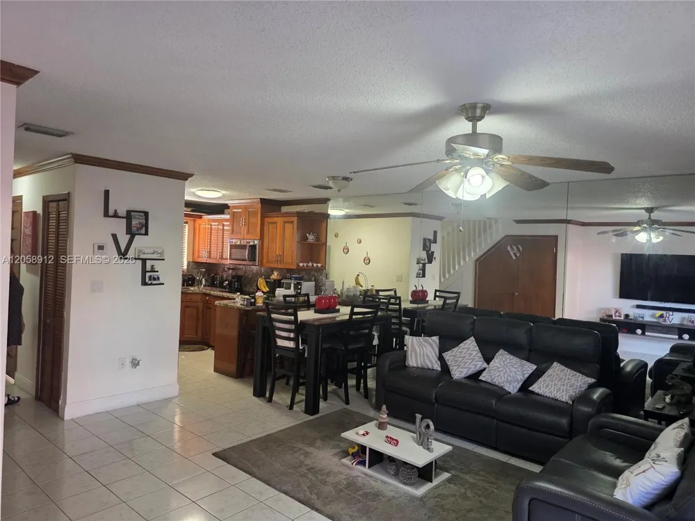 8085 NW 8th St #6 Miami, FL 33126