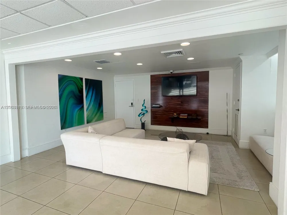 650 West Ave #1408 Miami Beach, FL 33139