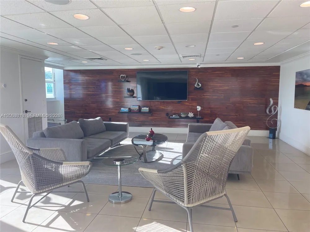 650 West Ave #1408 Miami Beach, FL 33139