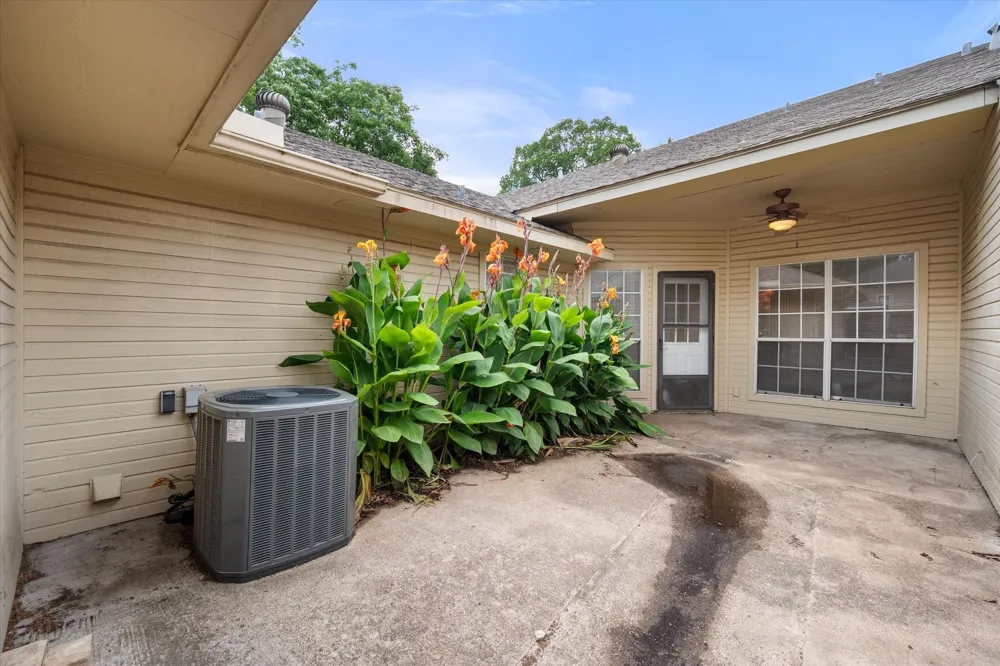 1209 W 3rd Avenue Corsicana, TX 75110