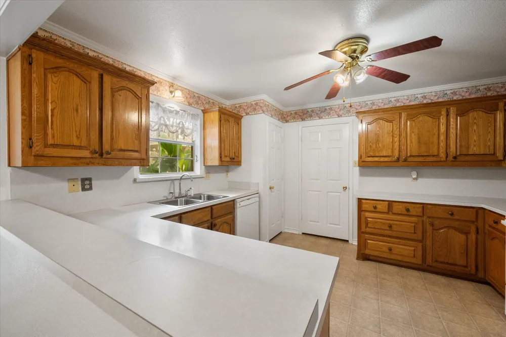 1209 W 3rd Avenue Corsicana, TX 75110
