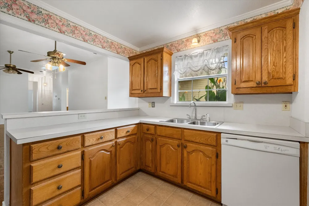 1209 W 3rd Avenue Corsicana, TX 75110