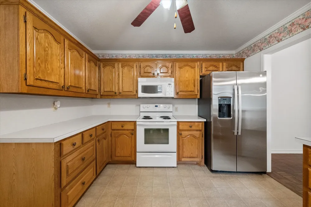 1209 W 3rd Avenue Corsicana, TX 75110