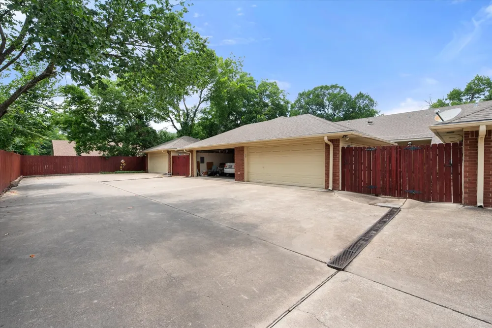 1209 W 3rd Avenue Corsicana, TX 75110
