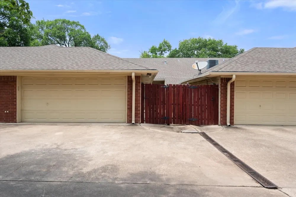 1209 W 3rd Avenue Corsicana, TX 75110