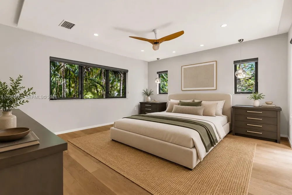 6840 Sunrise Pl Coral Gables, FL 33133