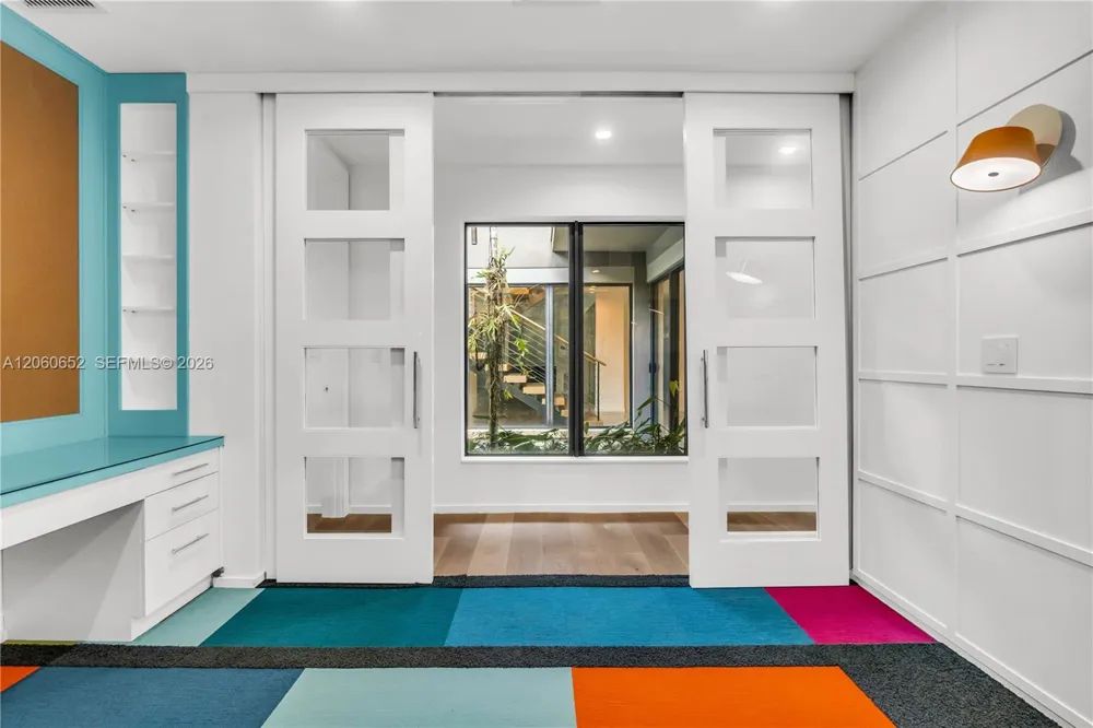 6840 Sunrise Pl Coral Gables, FL 33133